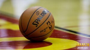 Samakatuwid, sa NBA Ang bawat koponan ay kailangang maglaro ng maraming laro bawat season.