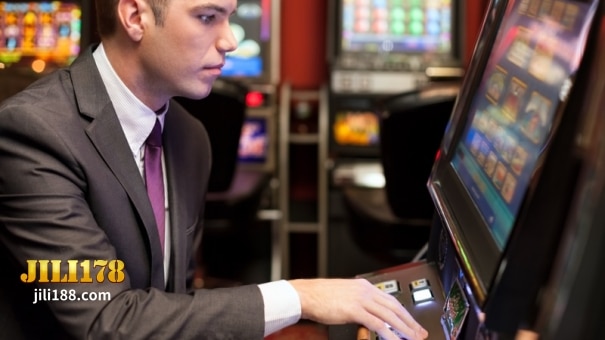 Ang mga panalo sa anyo ng chewing gum ay ibinigay ng mga naunang slot ng casino.